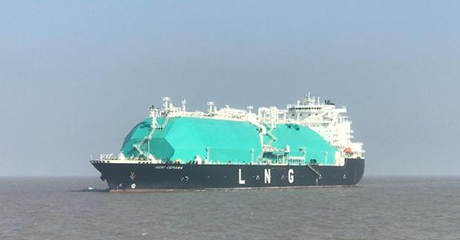 新年首日5.9万吨液化天然气运抵洋山港